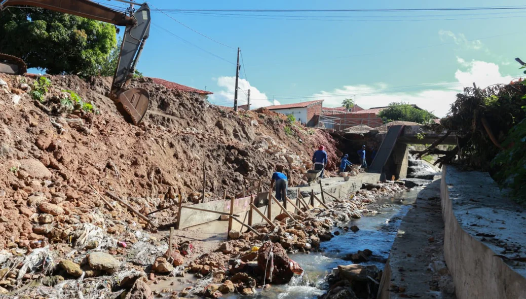 Construção de galeria na zona sudeste de Teresina