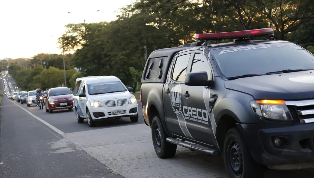 Policiais do Greco acompanharam o cortejo