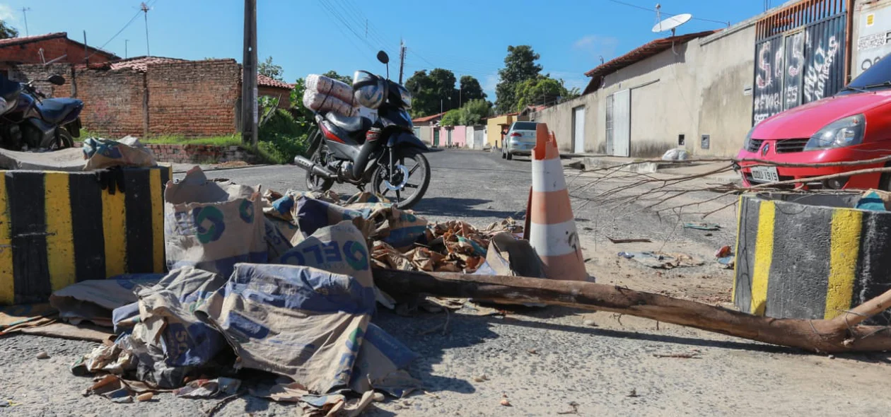 Rua foi interditada pela Prefeitura de Teresina