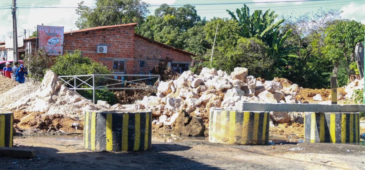 Rua Monsenhor Zaul Pedreira, na zona sudeste de Teresina está inteditada