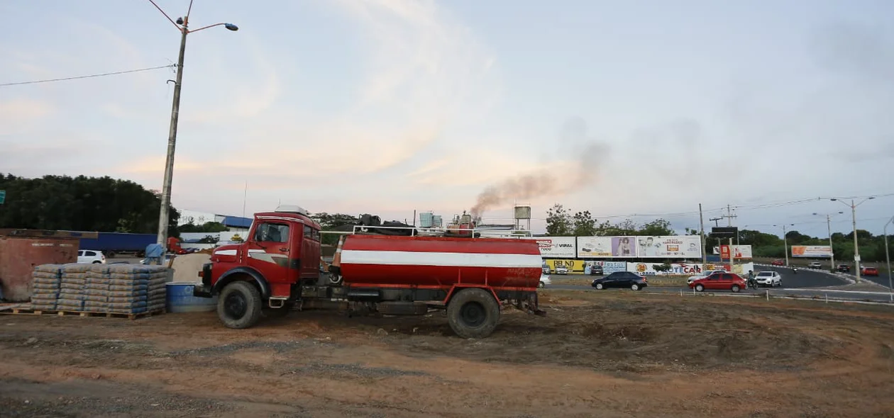 A obra tem como objetivo aliviar o trânsito na região