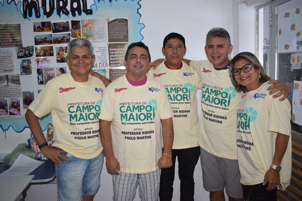 Prefeito Professor Ribinha antes da Procissão de Carroceiros em Campo Maior