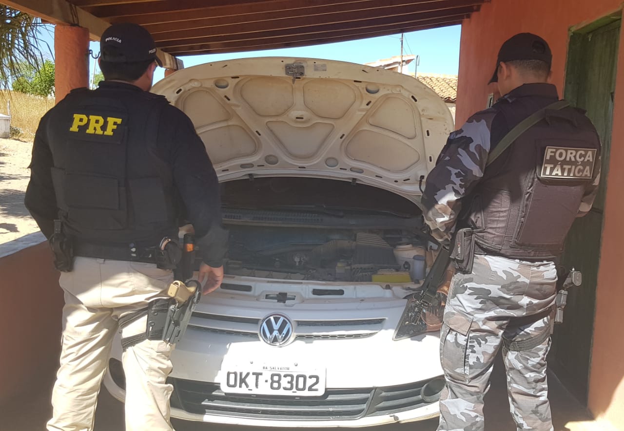 PRF e PM recuperaram o veículo em Francisco Santos