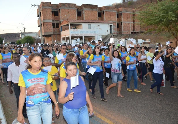 Caminhada da Solidariedade e da Paz de Picos reúne expressivo número de pessoas todos os anos