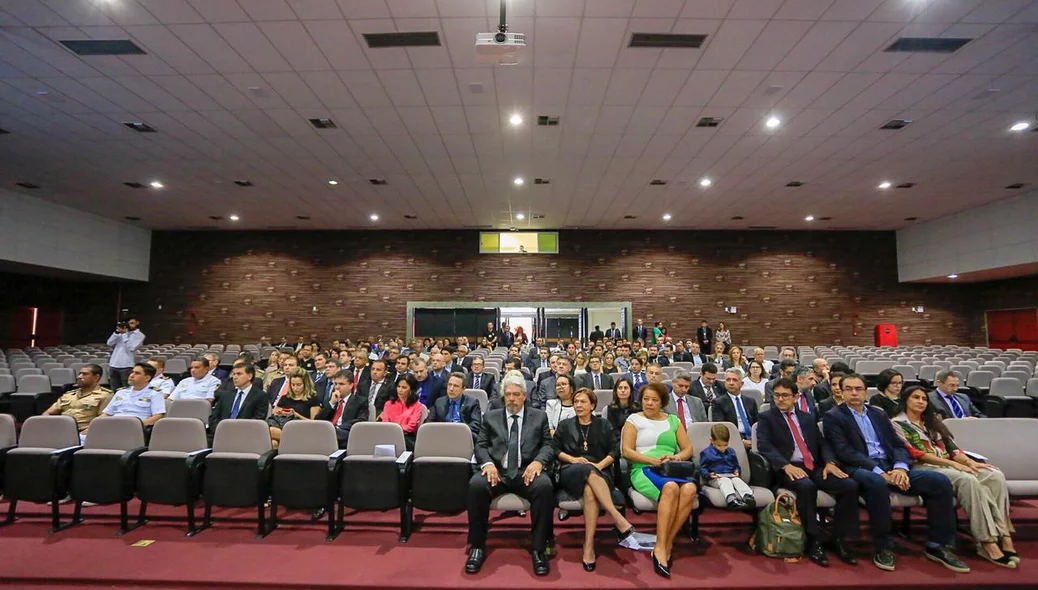 Autoridades marcaram presença na posse de Mariana Paranhos como superintendente da PF