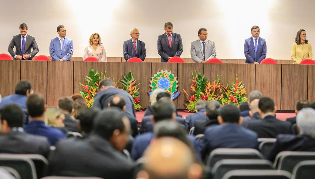 Mesa de honra da solenidade de posse de Mariana Paranhos