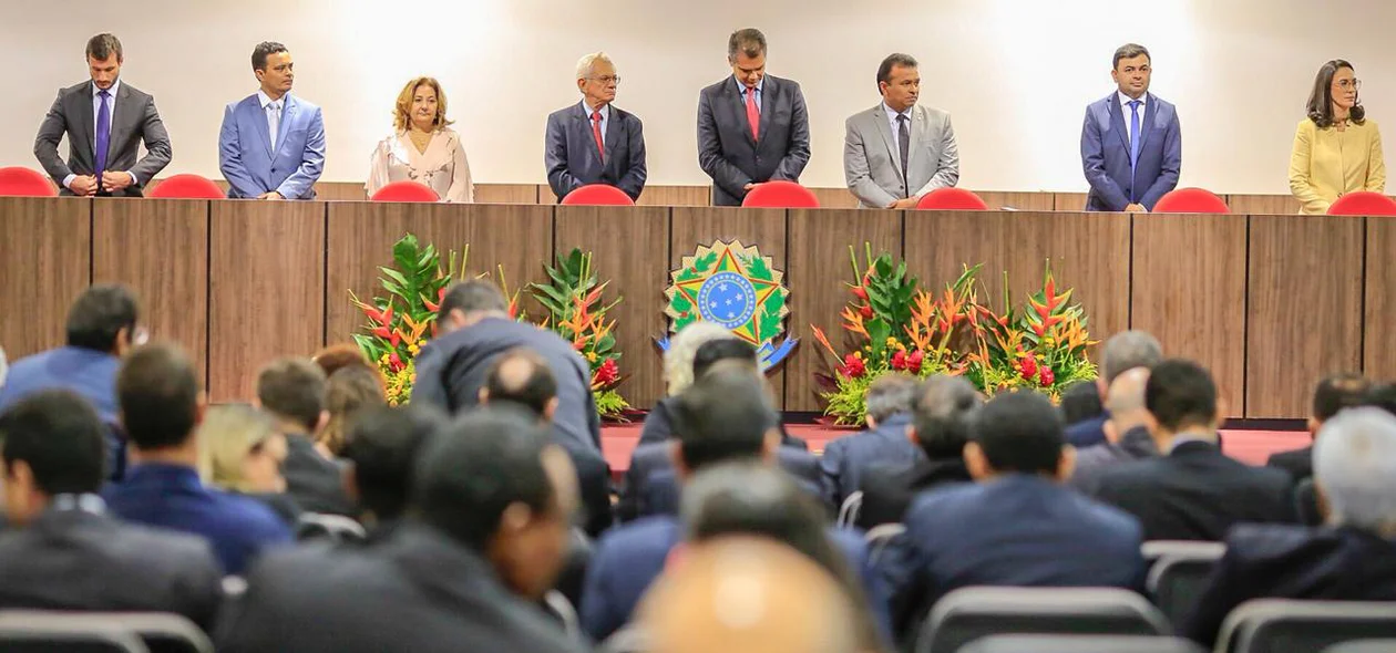 Mesa de honra da solenidade de posse de Mariana Paranhos