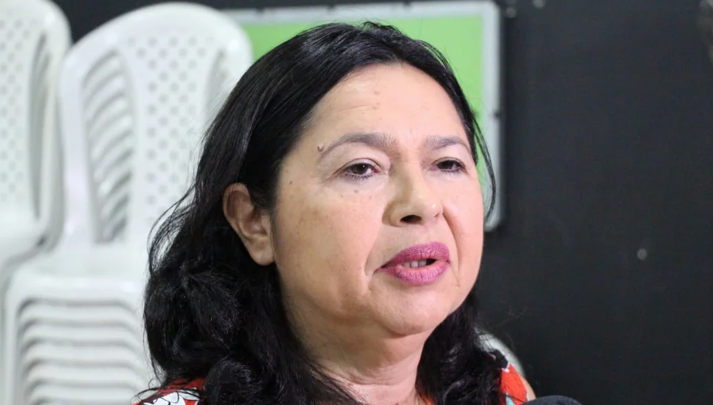 Núbia Lopes