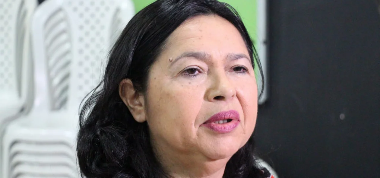 Núbia Lopes