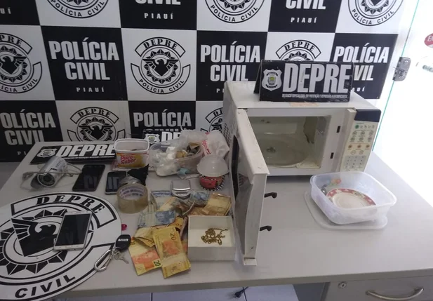 Material encontrado com Gilberto Campos