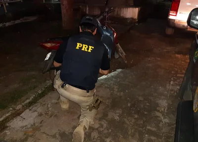 Motocicleta recuperada pela PRF
