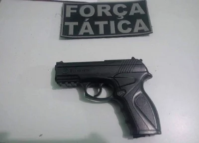 Pistola utilizada pelo acusado
