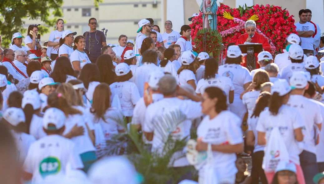 Católicos participam da 24ª Caminhada da Fraternidade