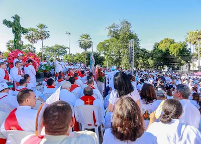Cristãos na missa antes da 24ª Caminhada da Fraternidade
