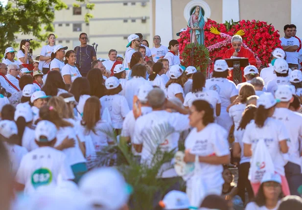 Católicos participam da 24ª Caminhada da Fraternidade em Teresina