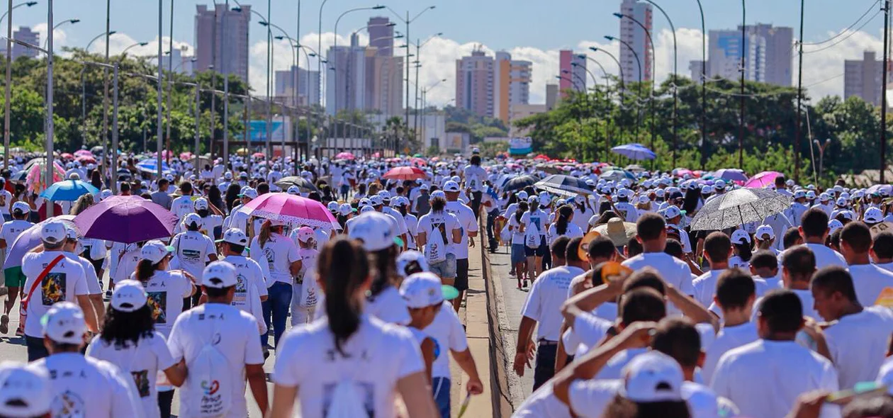 Milhares de cristãos participam da 24ª Caminhada da Fraternidade