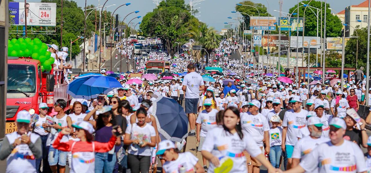 Participantes da 24ª Caminhada da Fraternidade