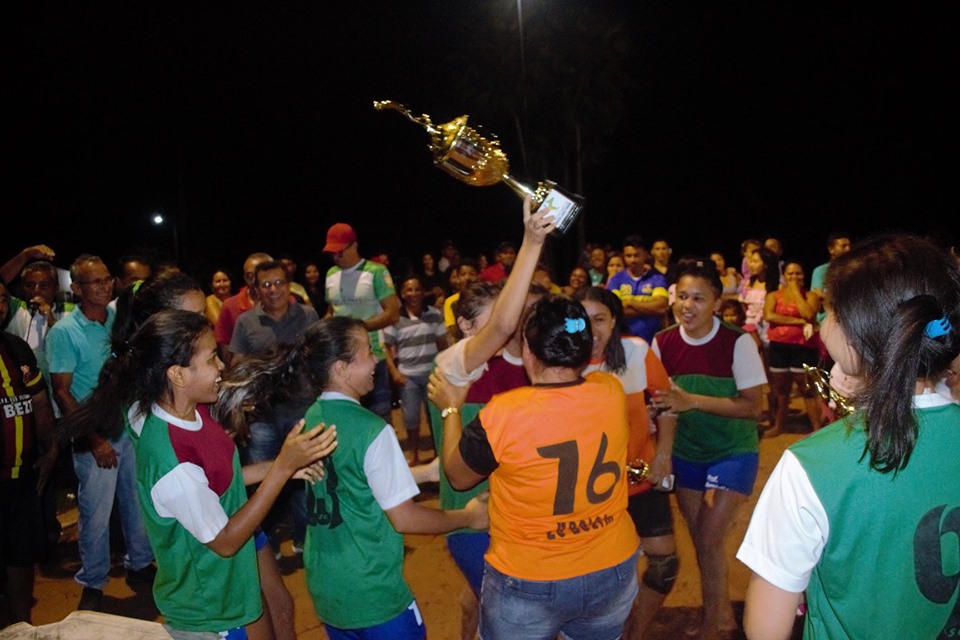 Equipe do Mato Feio é a campeã do Torneio de Futebol de Areia Feminino