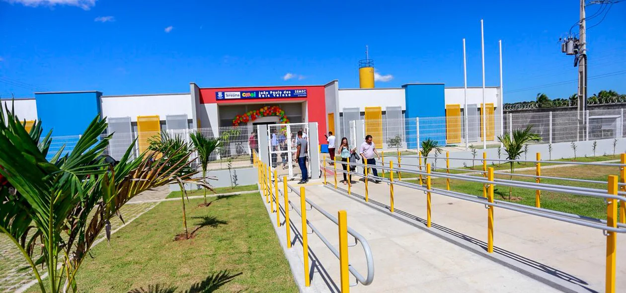 Firmino Filho inaugura CMEI João Paulo dos Reis Veloso