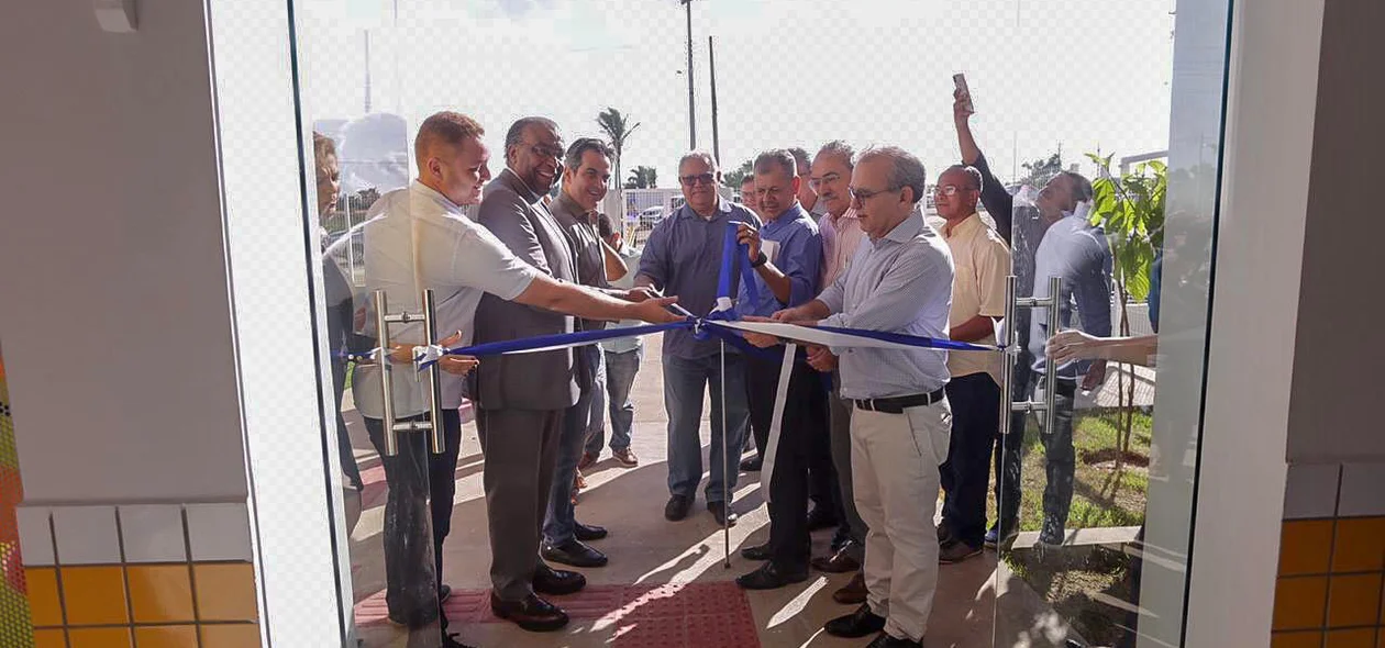 Firmino Filho inaugura creche no bairro Nova Teresina
