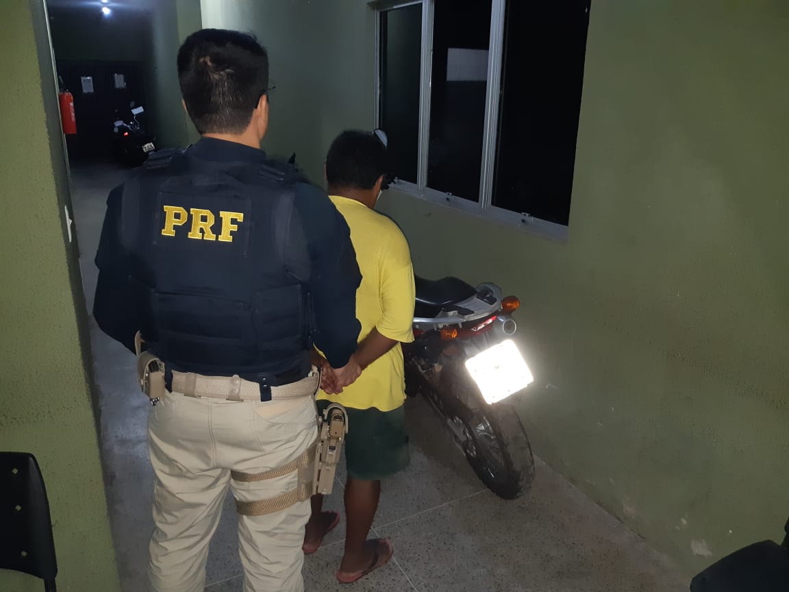 Homem é preso pela PRF