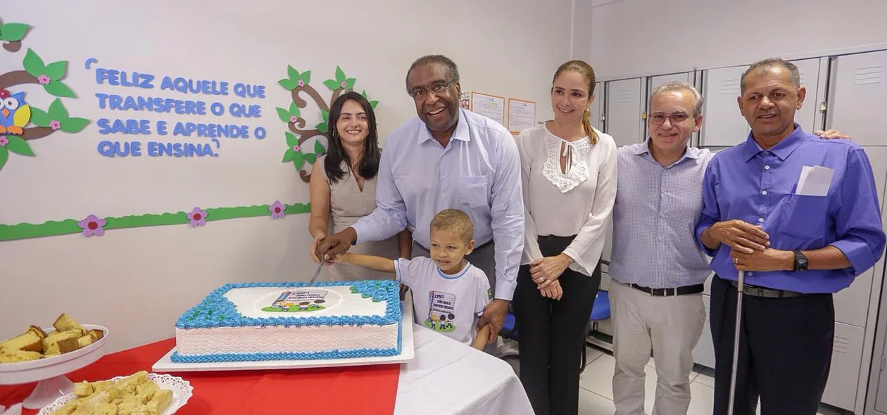 Carlos Alberto Decotelli participa de inauguração de escola ao lado de Firmino na zona norte de Teresina
