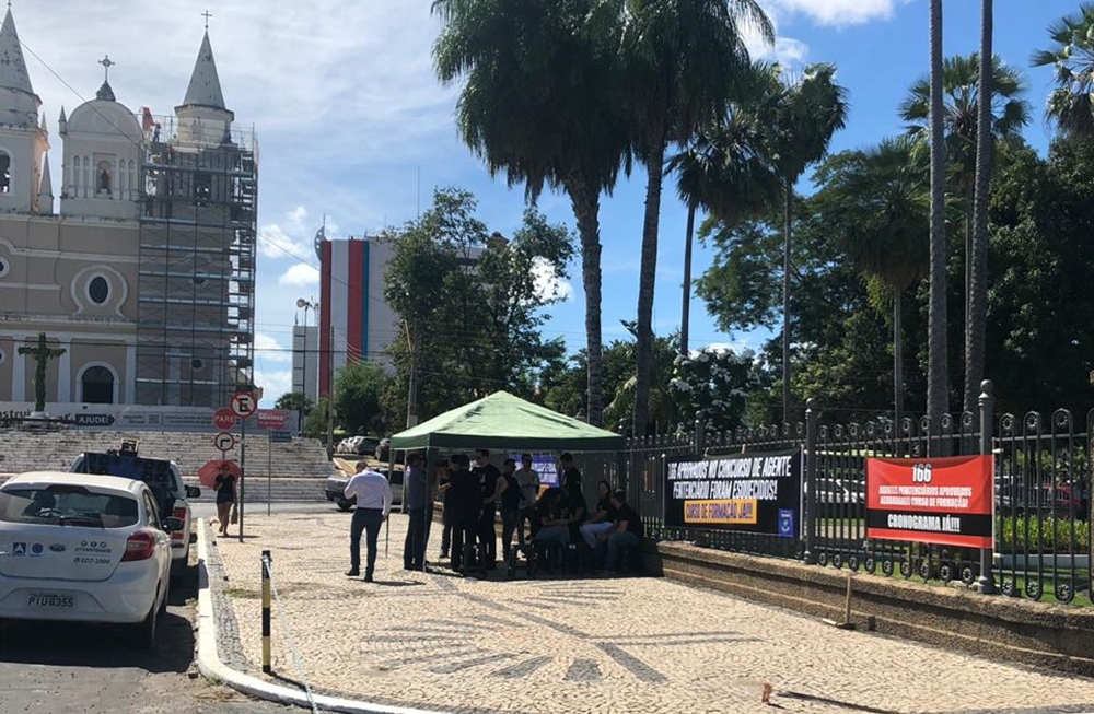 Manifestação no Palácio de Karnak