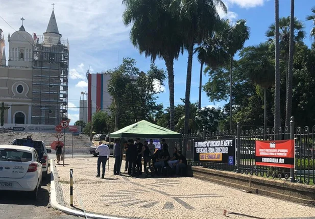 Manifestação no Palácio de Karnak