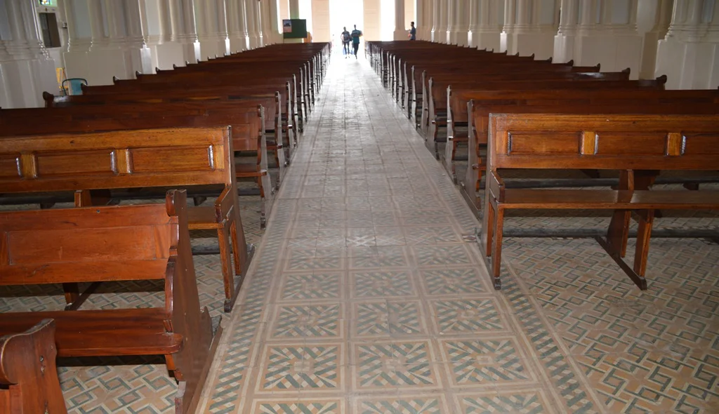 Nave Central da Catedral de Picos