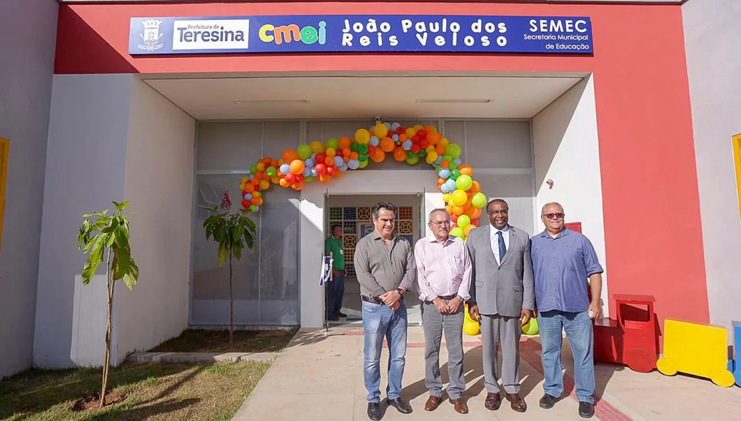 Políticos presentes na inauguração