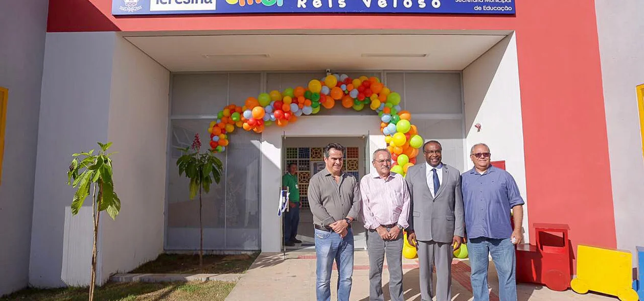 Políticos presentes na inauguração