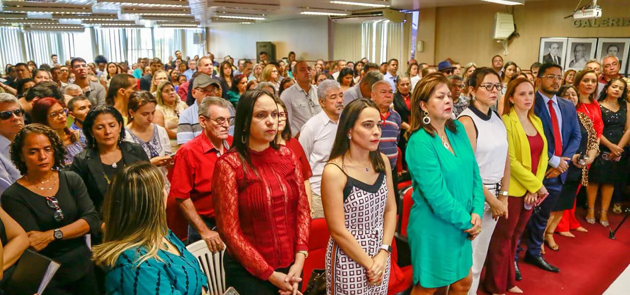 Solenidade de posse de Merlong Solano