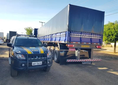 Caminhão que transportava a mercadoria