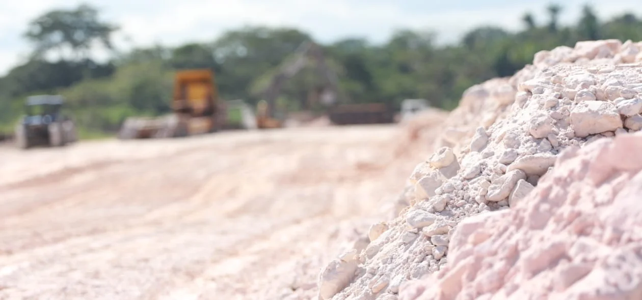 Construção de estrada na zona leste de Teresina