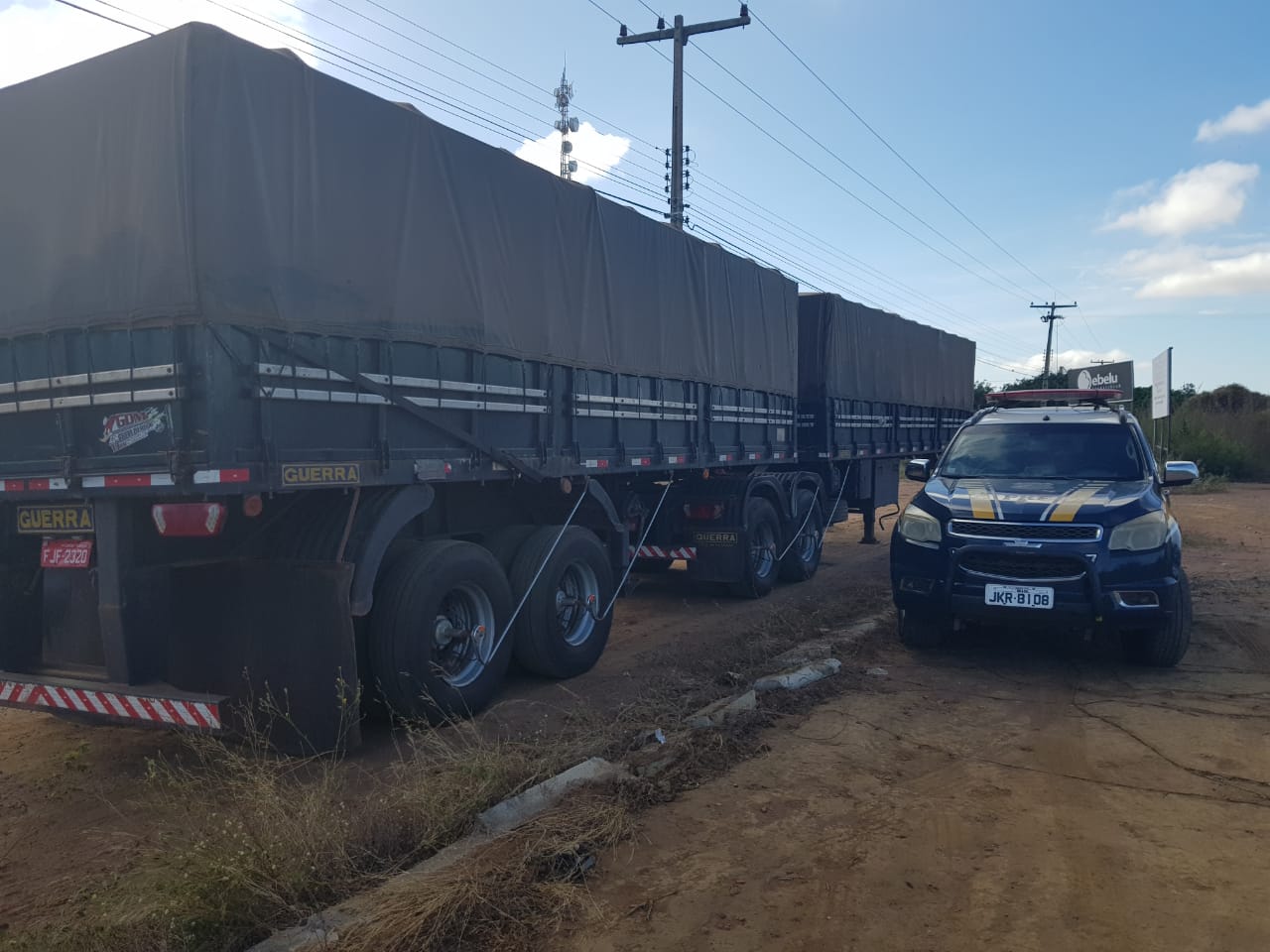 PRF apreende semireboques