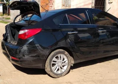 Carro recuperado pela PM