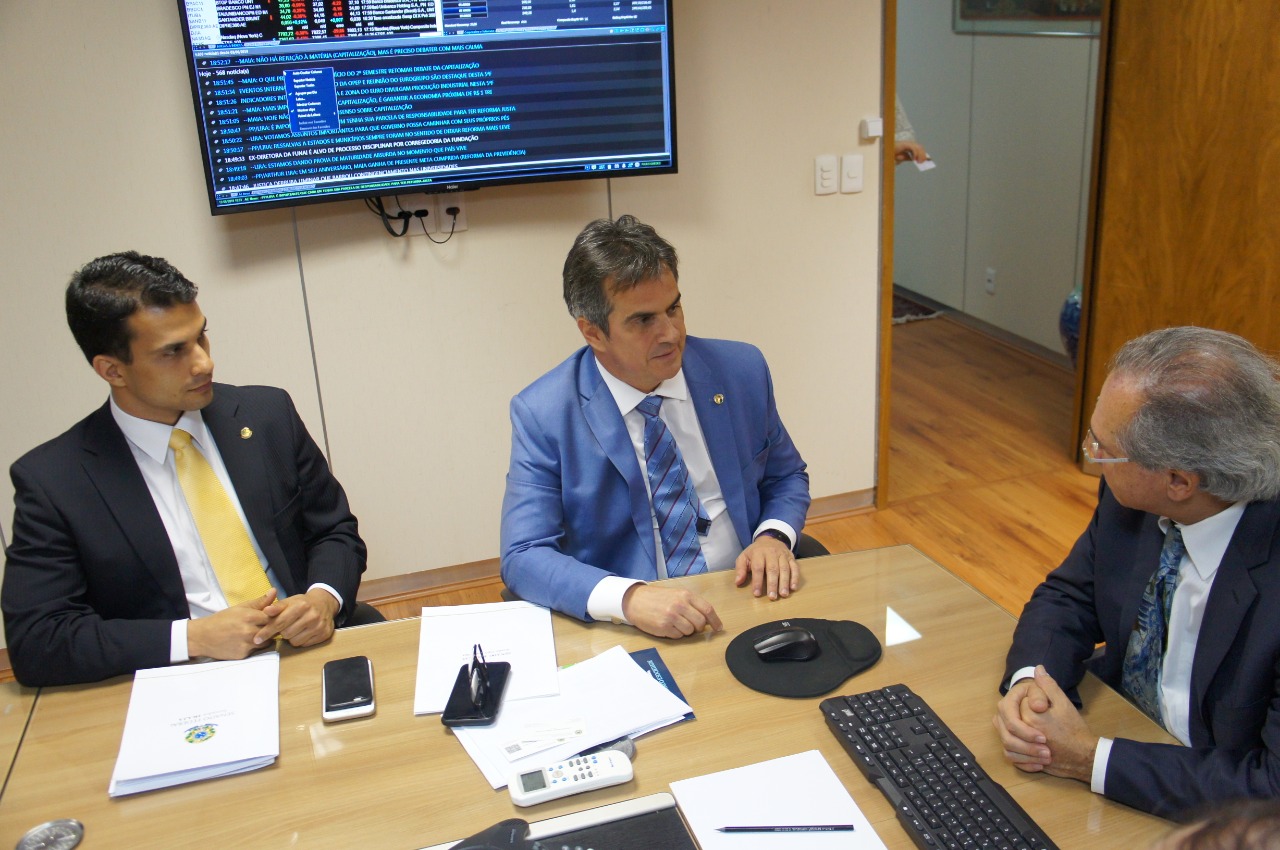 Encontro entre Ciro e Paulo Guedes