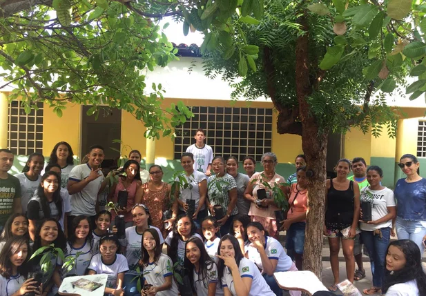 Escola de Altos reúne pais e alunos em projeto ambiental