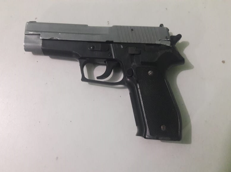 Simulacro de arma de fogo apreendido
