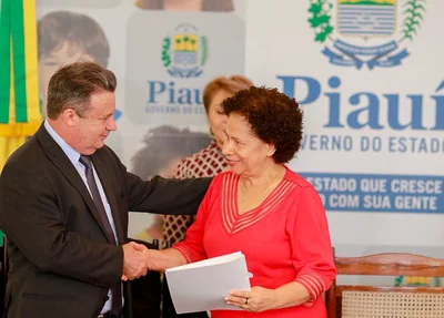 Vice-governadora Regina Sousa
