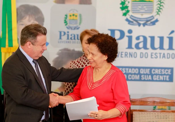 Vice-governadora Regina Sousa