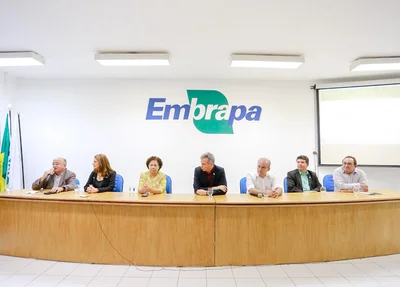 Autoridades no aniversário de 44 anos da Embrapa