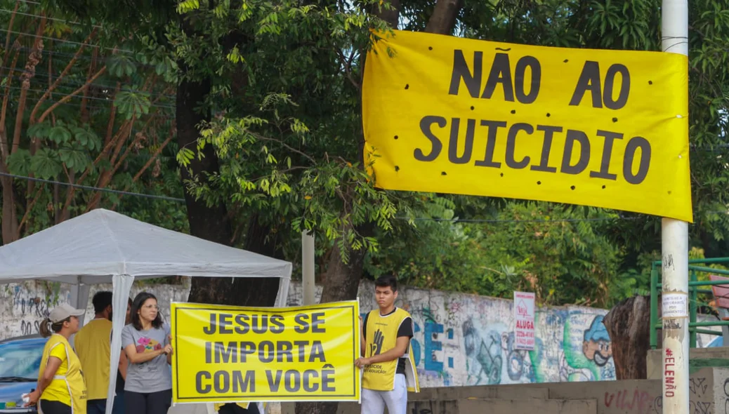 Campanha de prevenção ao suicídio na Ponte JK