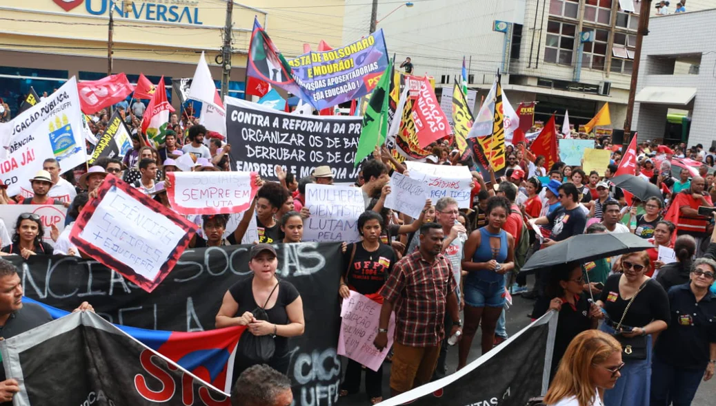 Movimentos sociais participam da manifestação
