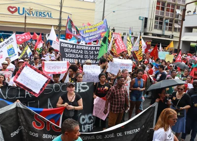 Movimentos sociais participam da manifestação