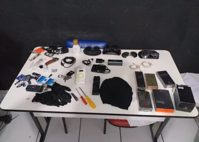 Parte do material encontrada na residência do acusado