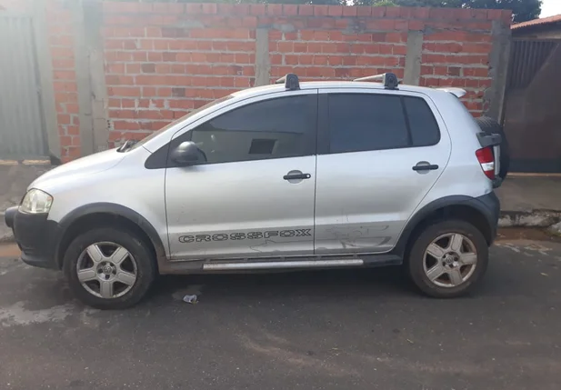 Veículo Crossfox recuperado pela PM