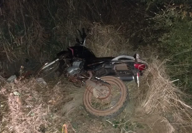 Motocicleta é recuperada na Vila Palitolandia