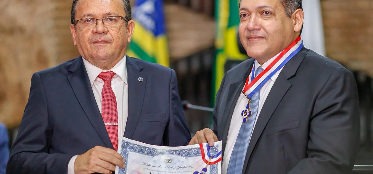 Kássio Nunes recebe homenagem no TJ-PI