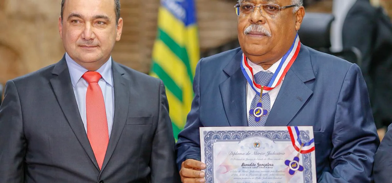 Ministro Benedito Gonçalves recebe homenagem no TJ-PI